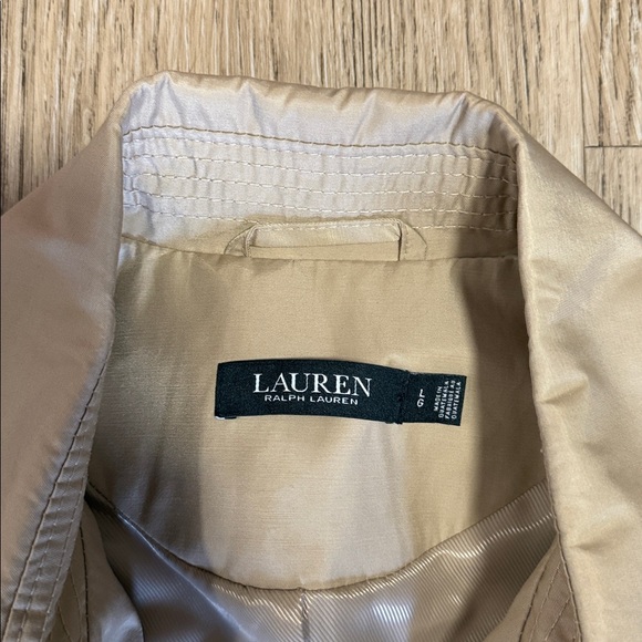 New Lauren Ralph Lauren  Beige Short Trench Coat with Belt size L - Picture 3 of 9